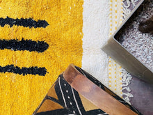 Load image into Gallery viewer, Moroccan rug, 
Beni Ourain rug, 
White wool rug, 
Handmade carpet, 
Berber rug, 
Luxury home decor, 
Plush area rug, 
white beni ourain, 
soft moroccan rug, 
authentic, 
modern moroccan rug, 
warm rug, 
bohemian rug