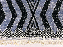 Load image into Gallery viewer, Moroccan rug, 
Beni Ourain rug, 
White wool rug, 
Handmade carpet, 
Berber rug, 
Luxury home decor, 
Plush area rug, 
beni ourain, 
soft moroccan rug, 
authentic, 
modern moroccan rug, 
warm rug, 
bohemian rug
