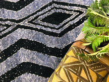 Load image into Gallery viewer, Moroccan rug, 
Beni Ourain rug, 
White wool rug, 
Handmade carpet, 
Berber rug, 
Luxury home decor, 
Plush area rug, 
beni ourain, 
soft moroccan rug, 
authentic, 
modern moroccan rug, 
warm rug, 
bohemian rug