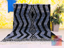 Load image into Gallery viewer, Moroccan rug, 
Beni Ourain rug, 
White wool rug, 
Handmade carpet, 
Berber rug, 
Luxury home decor, 
Plush area rug, 
beni ourain, 
soft moroccan rug, 
authentic, 
modern moroccan rug, 
warm rug, 
bohemian rug