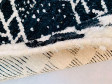 Load image into Gallery viewer, boho rug,
handmade rug,
morrocan rug,
kilim rug,
bedroom rug,
sheepskin rug,
living room rug,
berber rug,
wool rug,
abstract rug,
beni ourain rug,
colorful rug,
bohemian rug,
retro rug,
oriental rug,
rug for bedroom,
