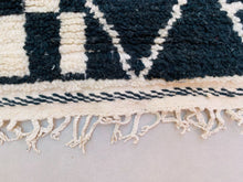 Load image into Gallery viewer, boho rug,
handmade rug,
morrocan rug,
kilim rug,
bedroom rug,
sheepskin rug,
living room rug,
berber rug,
wool rug,
abstract rug,
beni ourain rug,
colorful rug,
bohemian rug,
retro rug,
oriental rug,
rug for bedroom,