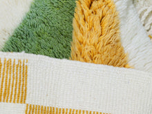 Load image into Gallery viewer, Geometric Moroccan rug with color-block pattern


