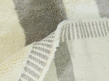 Load image into Gallery viewer, Unique Moroccan rug made from 100% natural sheep wool


