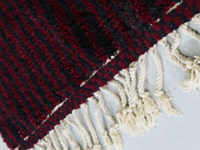Load image into Gallery viewer, Graphic stripe Moroccan rug for living room or hallway


