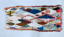 Load image into Gallery viewer, Moroccan rug in 2.8 ft x 6.7 ft size for hallways and nooks.
