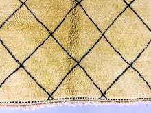 Load image into Gallery viewer, Yellow Diamond  rug 4x6 ft - G5363
