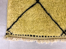 Load image into Gallery viewer, Yellow Diamond  rug 4x6 ft - G5363
