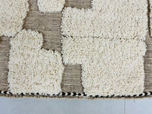 Load image into Gallery viewer, Moroccan Berber rug - Beni ourain rug - all wool berber rug - Custom area rug - handmade rug - Genuine lamb wool - Berber wool rug
