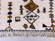 Load image into Gallery viewer, Beni ourain rug 5x6, Unique Moroccan carpet 5.0 ft x 6.5 ft
