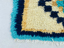 Load image into Gallery viewer, Handmade Moroccan Berber Rug 2x5 - TB13
