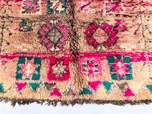 Load image into Gallery viewer, Vintage Moroccan Wool Rug 5x10 FT - G5205
