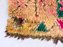 Load image into Gallery viewer, Vintage Moroccan Wool Rug 5x10 FT - G5205
