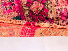Load image into Gallery viewer, Vintage Moroccan Wool Rug 5x10 FT - G5205
