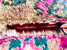 Load image into Gallery viewer, Vintage Moroccan Wool Rug 5x10 FT - G5205
