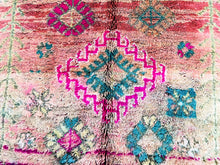 Load image into Gallery viewer, Vintage Moroccan Wool Rug 5x10 FT - G5205

