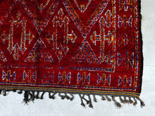 Load image into Gallery viewer, bohemian rug, unique rug, Moroccan Rug, red Rug, Moroccan Berber Rug, Authentic rug, Vintage Moroccan Rug, vintage rug, aesthetic rug, berber rug, Moroccan Rugs, soft rug, Unique Rug
