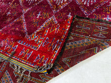 Load image into Gallery viewer, bohemian rug, unique rug, Moroccan Rug, red Rug, Moroccan Berber Rug, Authentic rug, Vintage Moroccan Rug, vintage rug, aesthetic rug, berber rug, Moroccan Rugs, soft rug, Unique Rug
