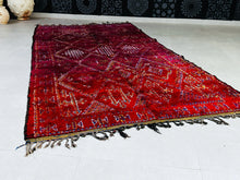 Load image into Gallery viewer, bohemian rug, unique rug, Moroccan Rug, red Rug, Moroccan Berber Rug, Authentic rug, Vintage Moroccan Rug, vintage rug, aesthetic rug, berber rug, Moroccan Rugs, soft rug, Unique Rug
