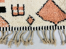 Load image into Gallery viewer, area rug,beni ouarain,beni ourain,beni ourain rug,berber carpet,checkered rug,handmade rug,large rug,moroccan rug,morocco rug,small rug,tapis berbere,wool rug