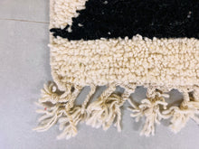 Load image into Gallery viewer, Unique fluffy wool rug 3x3 ft - G5756
