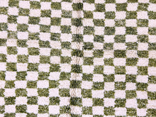 Load image into Gallery viewer, Green Checkered Moroccan rug 5x7 ft - G4146
