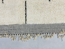 Load image into Gallery viewer, Moroccan Beni Ourain, Handwoven Beni Ourain Rug, Authentic Beni Ourain, Beni Ourain Carpet, Wool Beni Ourain Rug,
