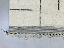 Load image into Gallery viewer, Moroccan Beni Ourain, Handwoven Beni Ourain Rug, Authentic Beni Ourain, Beni Ourain Carpet, Wool Beni Ourain Rug,
