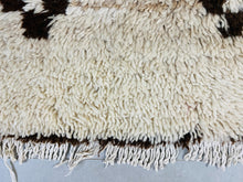 Load image into Gallery viewer, Chic moroccan boucherouite rug 2x6 ft - G5959
