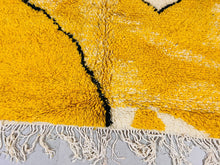 Load image into Gallery viewer, Yellow rug 6x9 ft - G4721
