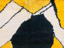 Load image into Gallery viewer, Yellow rug 6x9 ft - G4721
