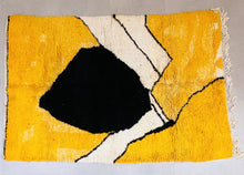 Load image into Gallery viewer, Yellow rug 6x9 ft - G4721
