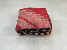 Load image into Gallery viewer, pouf ottoman,
berber pouf,
moroccan pouf,
moroccan furniture,
morrocan pouf,
floor chair,
