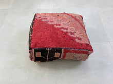 Load image into Gallery viewer, pouf ottoman,
berber pouf,
moroccan pouf,
moroccan furniture,
morrocan pouf,
floor chair,
