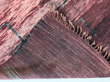 Load image into Gallery viewer, Abstract Rug 5x7 ft - GP203
