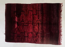Load image into Gallery viewer, Abstract Rug 5x7 ft - GP203
