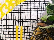 Load image into Gallery viewer, Chic moroccan style rug 5x8 ft - G5479
