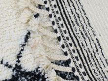 Load image into Gallery viewer, Handmade Moroccan  Rug 5x8 - A65
