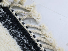 Load image into Gallery viewer, Handmade Moroccan  Rug 5x8 - A65
