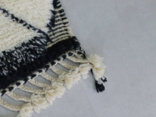 Load image into Gallery viewer, Handmade Moroccan  Rug 5x8 - A65
