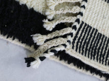 Load image into Gallery viewer, Handmade Moroccan  Rug 5x8 - A65
