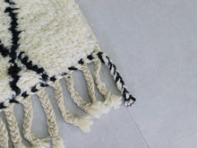 Load image into Gallery viewer, Handmade Moroccan  Rug 5x8 - A65
