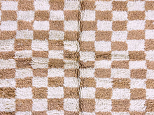 Load image into Gallery viewer, Sandy Hues Checkered Rug 5x8 ft - G5188
