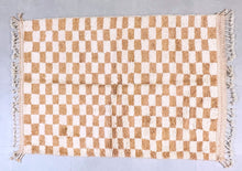 Load image into Gallery viewer, Sandy Hues Checkered Rug 5x8 ft - G5188
