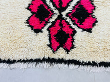 Load image into Gallery viewer, Luxurious Moroccan wool rug measuring 3x8.8 ft for versatile decor.
