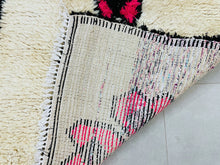 Load image into Gallery viewer, Bright and elegant Moroccan rug perfect for boho interiors.
