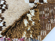 Load image into Gallery viewer, Neutral Moroccan rug perfect for boho or minimalist interiors.
