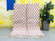 Load image into Gallery viewer, Soft Rose wool moroccan rug 5x7 ft - G5193, Checkered rug, The Wool Rugs, The Wool Rugs, 
