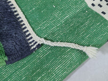 Load image into Gallery viewer, Geometric wool rug crafted by Moroccan artisans


