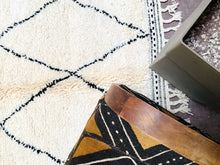 Load image into Gallery viewer, White berber rug 5x8 ft - G2007
